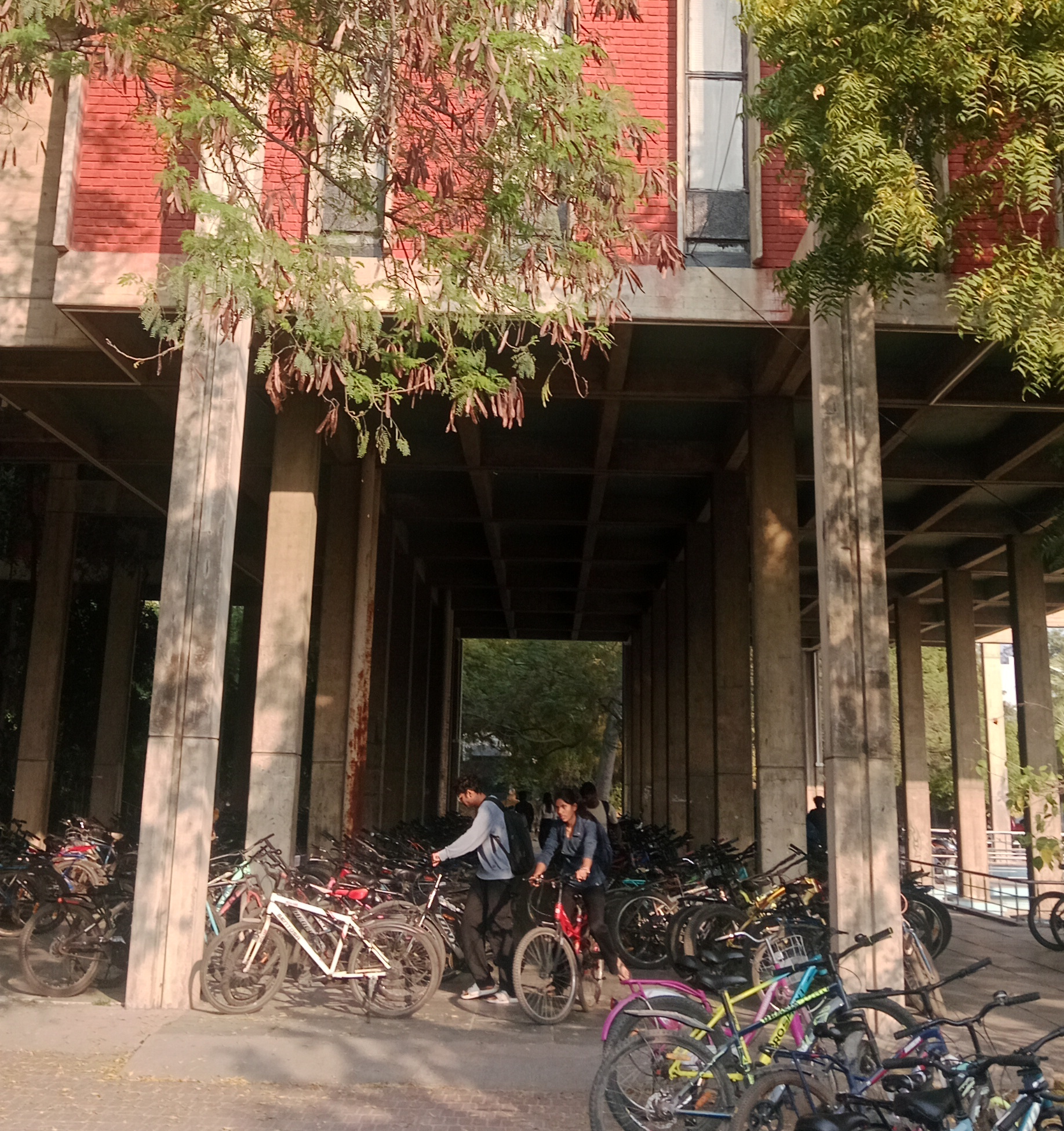 Image of the entrance 1