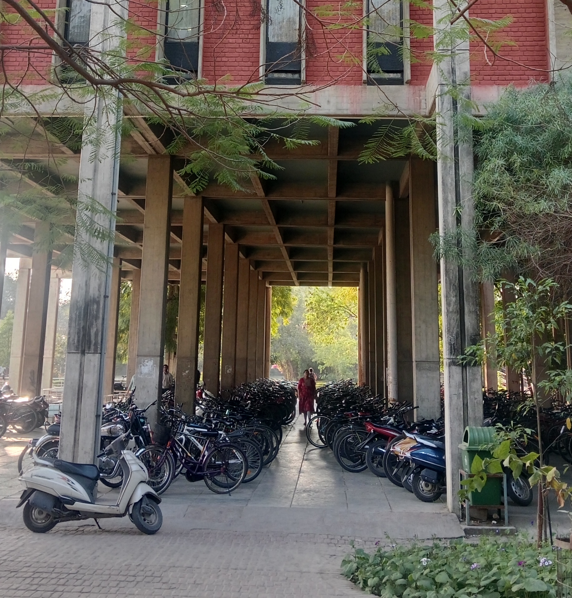 Image of the entrance 1